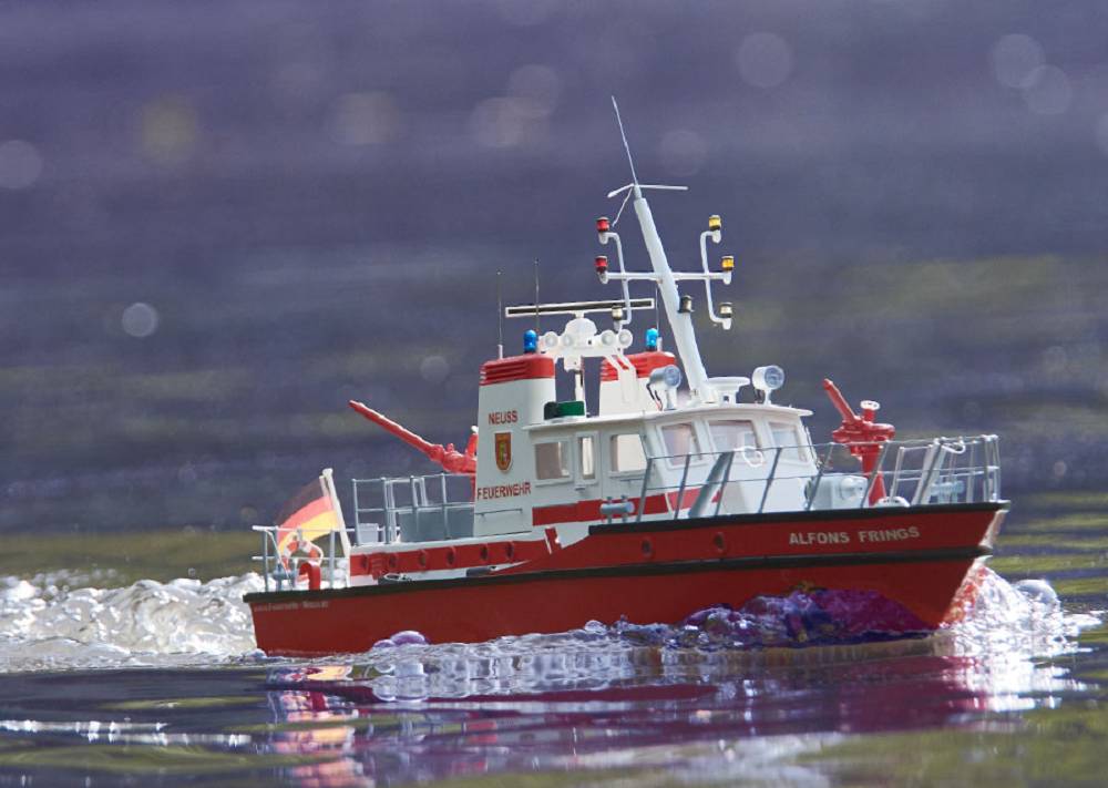 Romarin FLB-1 Ferngesteuertes Feuerlöschboot Modell 1:25 mit RC und Sonderfunktionen