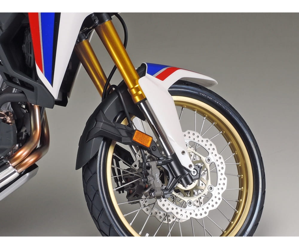 Tamiya 1:6 HONDA CRF 1000L Africa Twin Enduro Tamiya 1:6 HONDA CRF 1000L Africa Twin Enduro