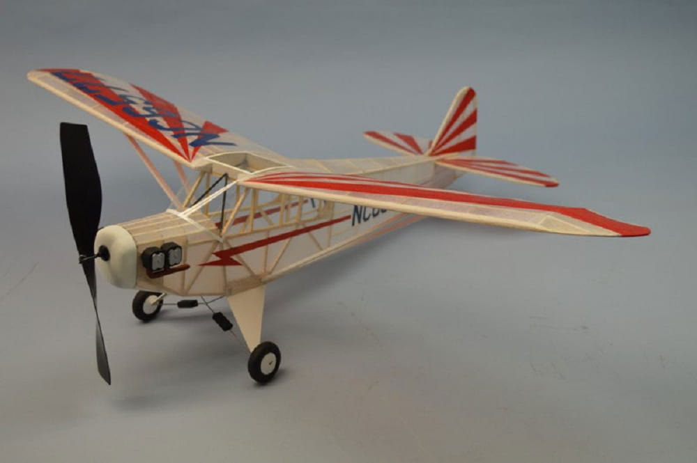 Dumas Aircraft Piper Clip Wing" Cup Lasercut Balsabausatz"