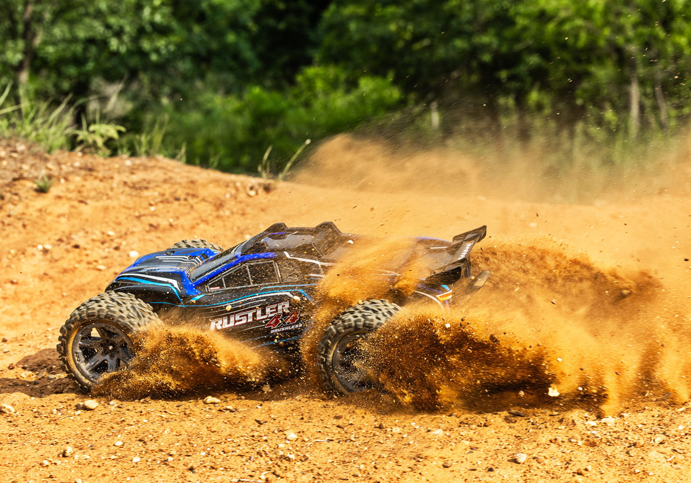 traxxas rustler blau rtr brushless