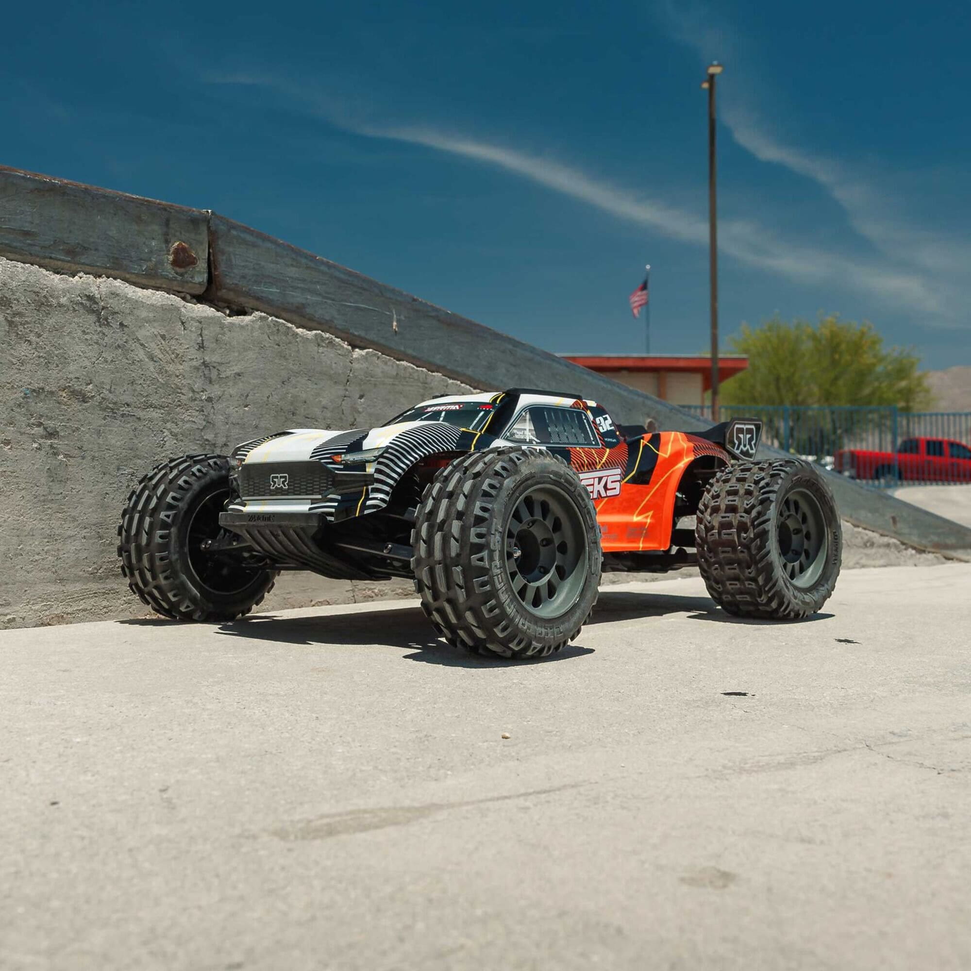 arrma-110-vorteks-mega-550-brushed-2wd-stadium-truck-rtr-mit-akku-lader-orange