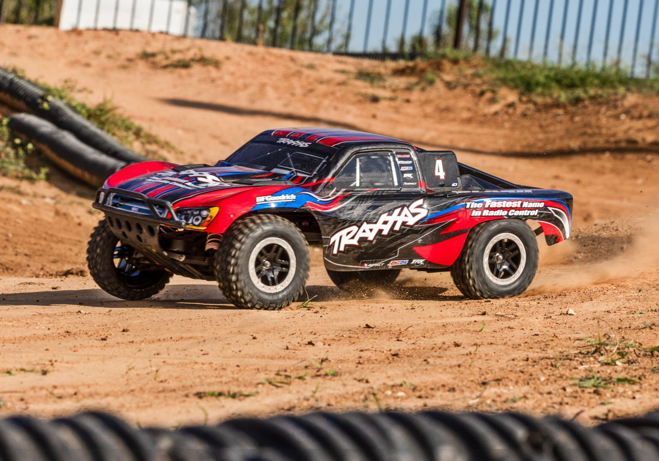 traxxas slash brushless rtr short course truck rot mit lipo akku und 4a lader