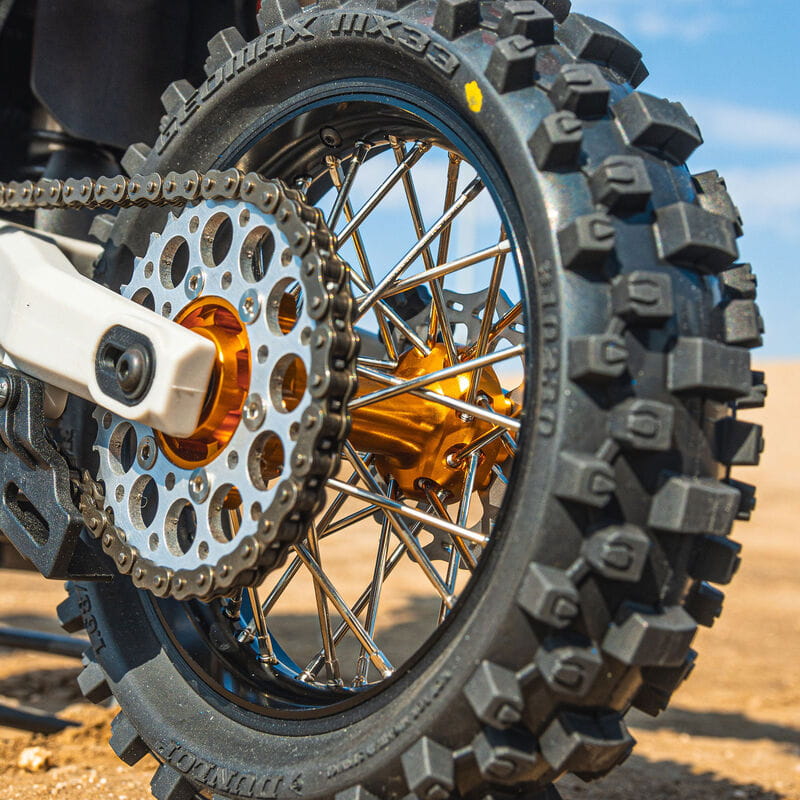 Proline 1_4 Pro-Spec Aluminum V2 Bead Rear Wheel Black_Gold _1_ Promoto-MX - RC-Zubehoer