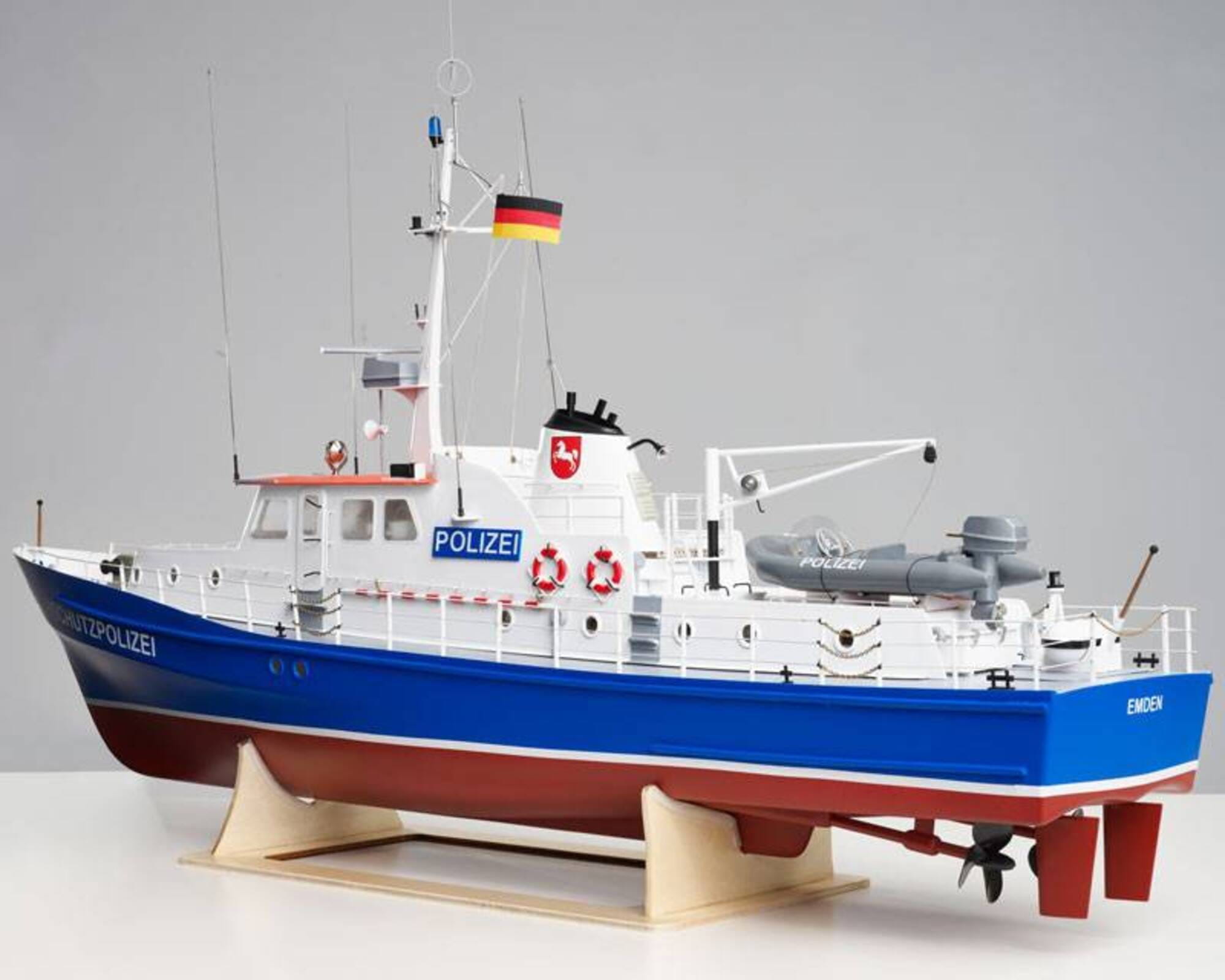 Polizeiboot W3 Bausatz 1_25 von romarin by krick