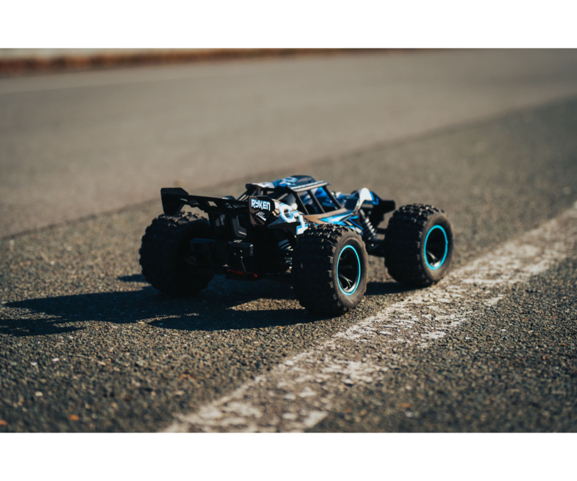 Carson XS Ryken 1_10 RC Monstertruck blau