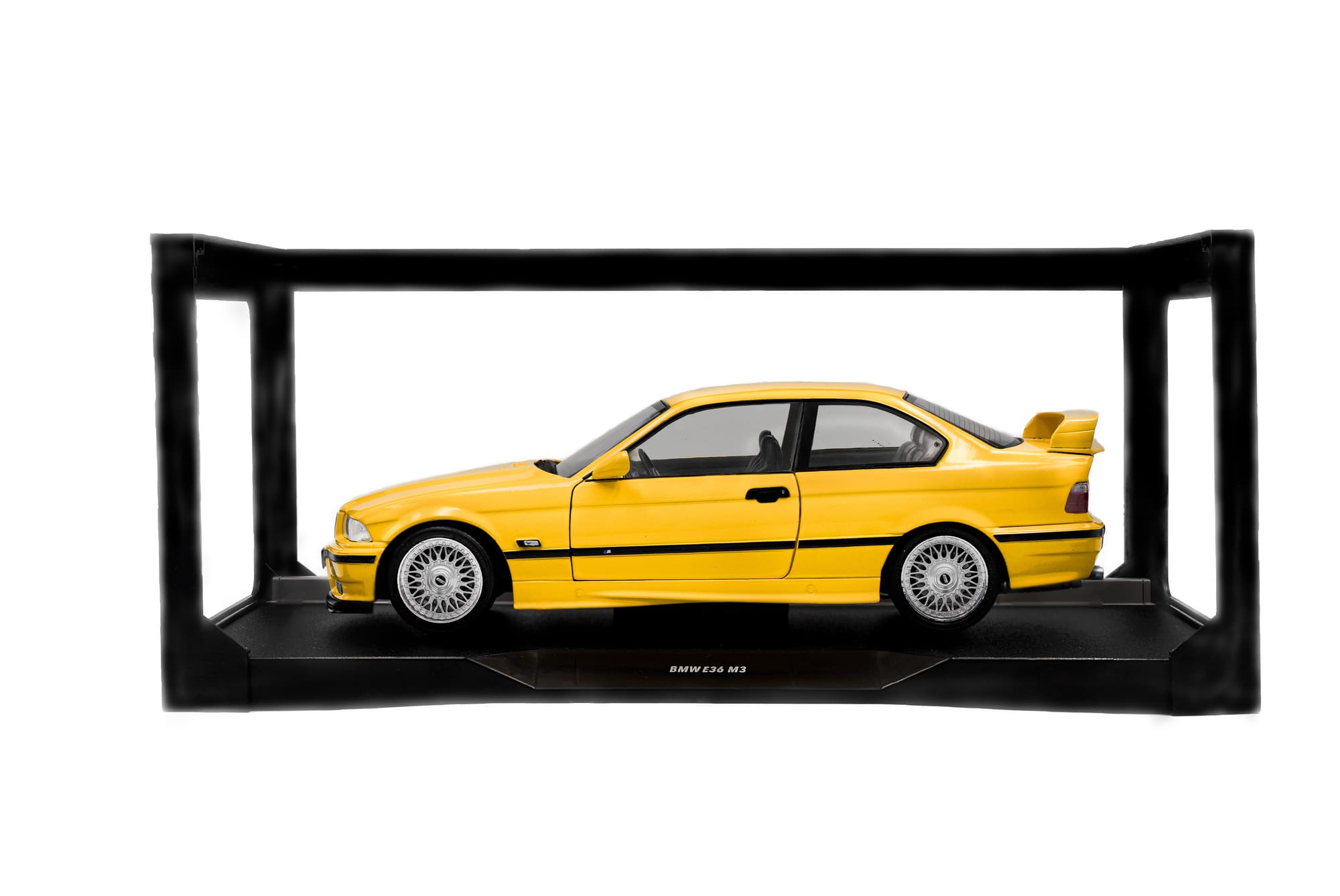 Solido BMW M3 Coupe Dakar Yellow Modellauto 1_18