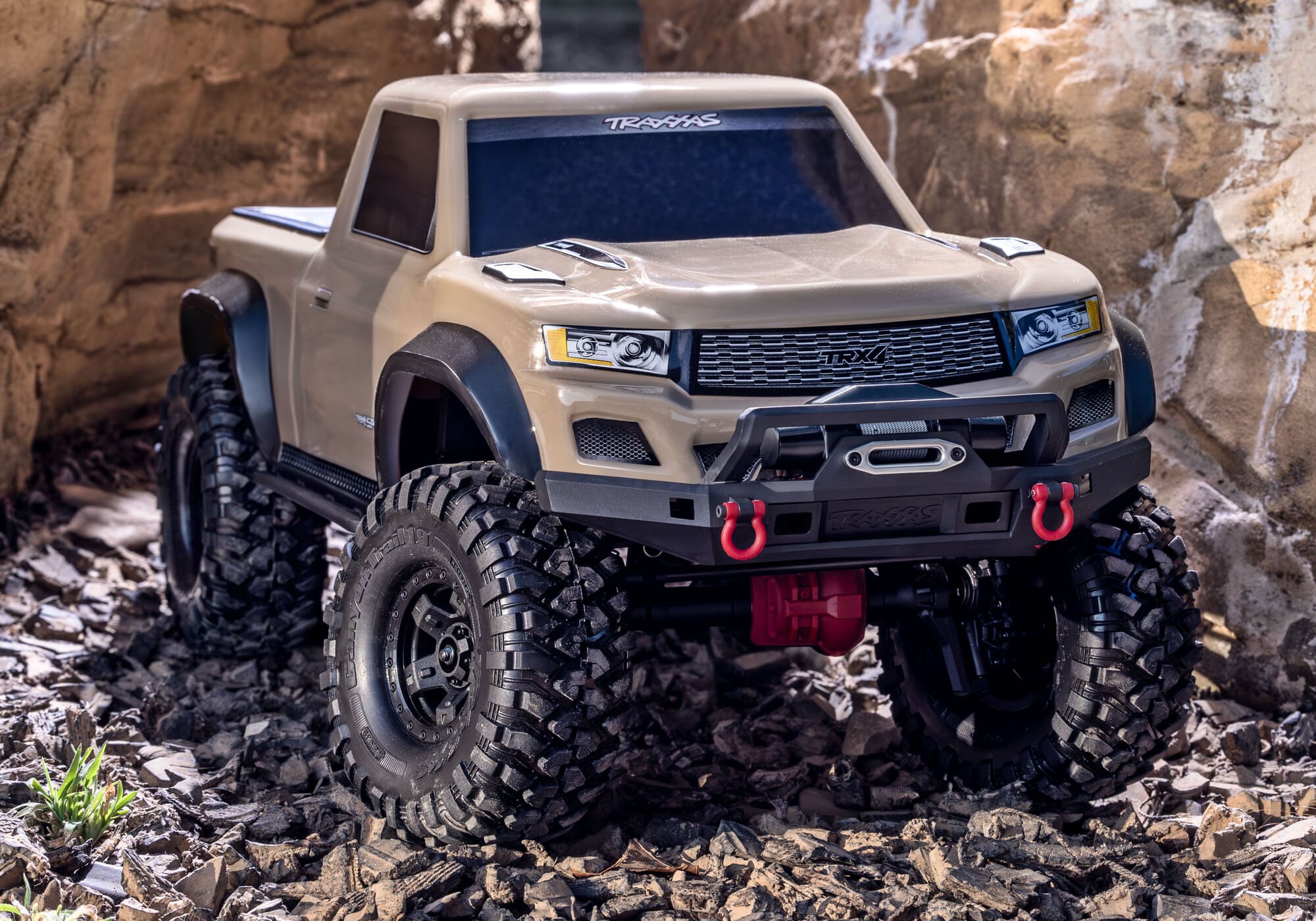 TRAXXAS TRX-4 Sport 4x4 Crawler 1_10 Tan RTR mit Portalachsen und Aluminium Stossdaempfern