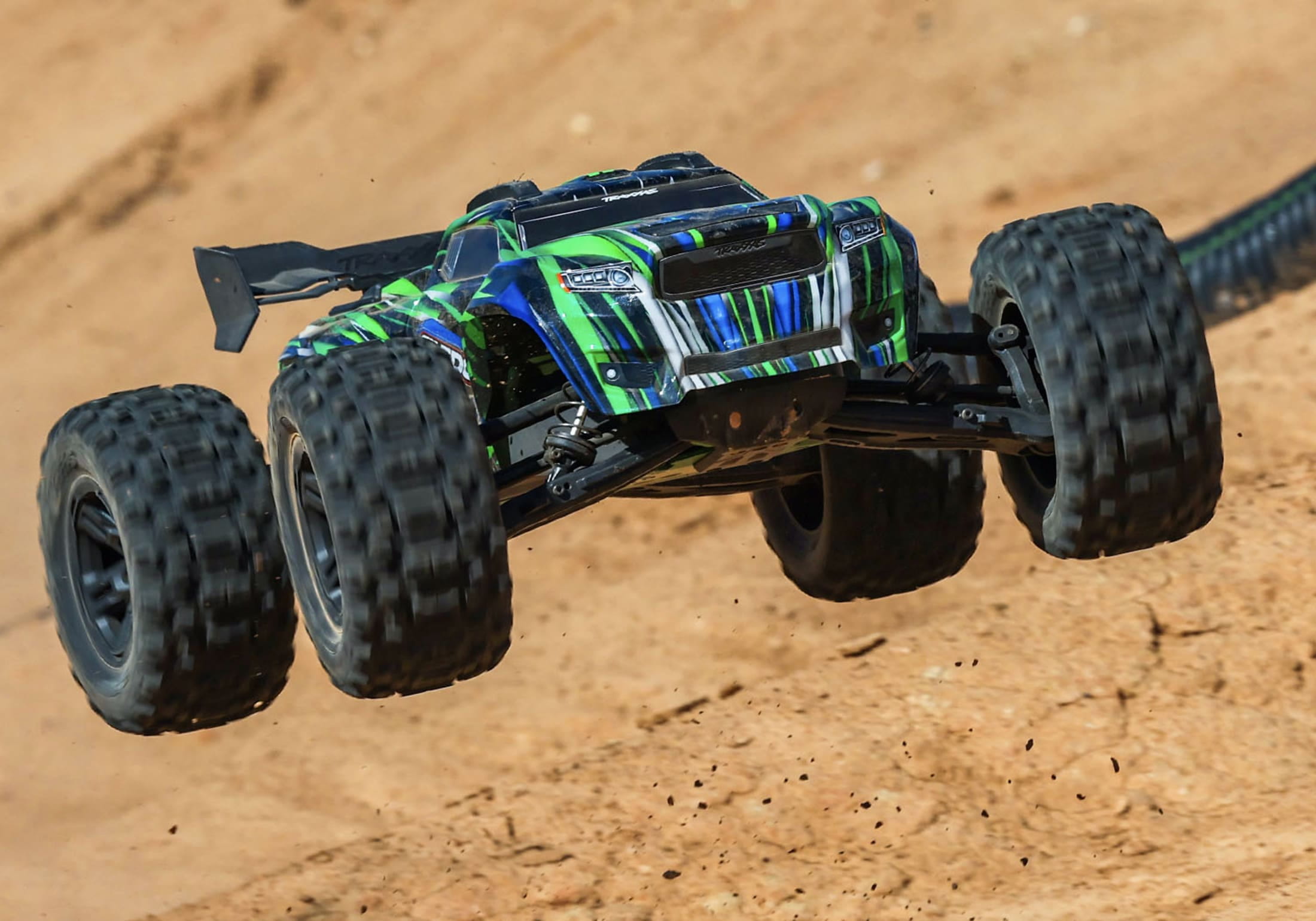 Traxxas RC Sledge Belted Monster Truck RTR 1-8 Gruen