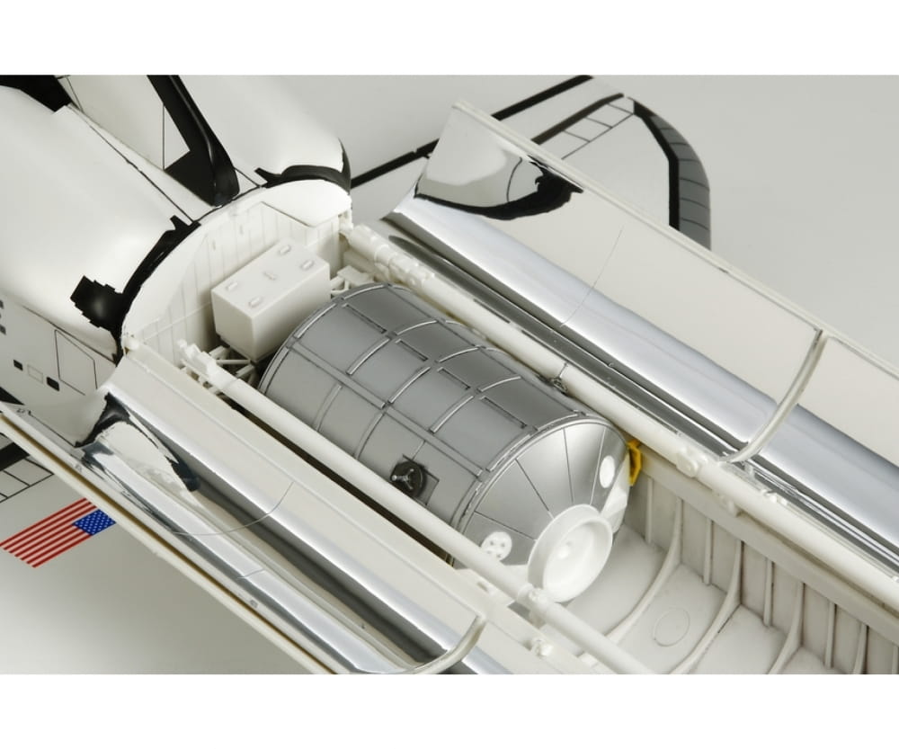 Tamiya 1_100 Space Shuttle Atlantis Modellbausatz_
