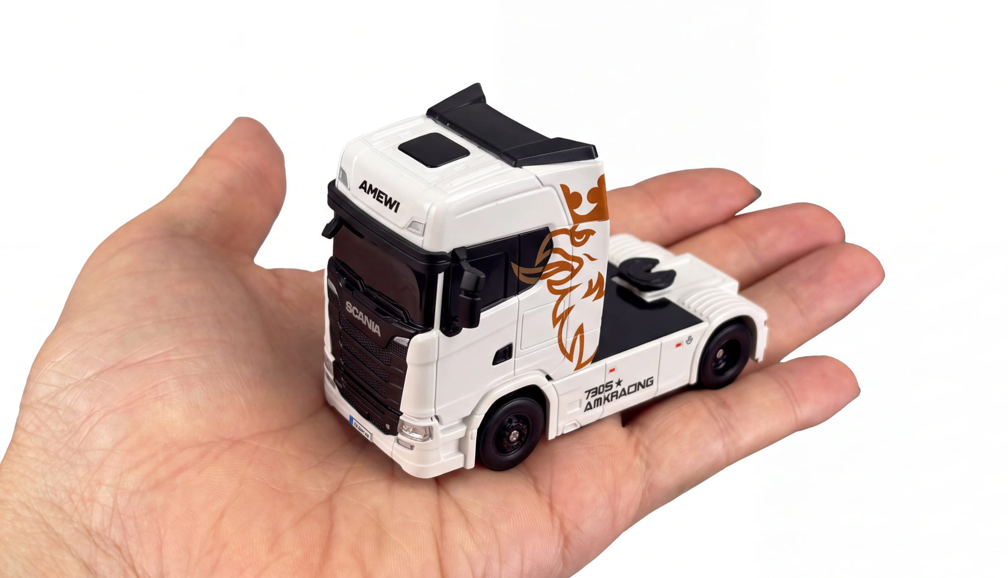 Amewi Mini Scania 730 S 1_64 RC LKW mit Kofferauflieger Weiss