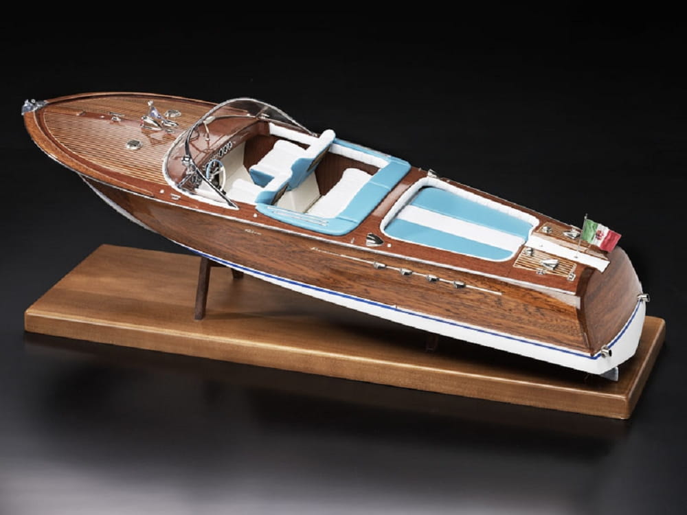 Ital. Sportboot Riva Aquarama 1_10 Bausatz - Modellbau Set fuer RC-Betrieb