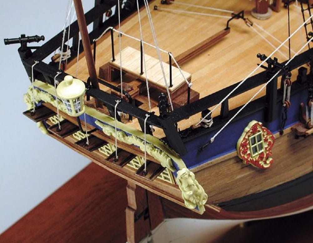 Endeavour H_M. Bark Modellbaukasten im Massstab 1_64 mit hochwertigen Holz- und Messingteilen
