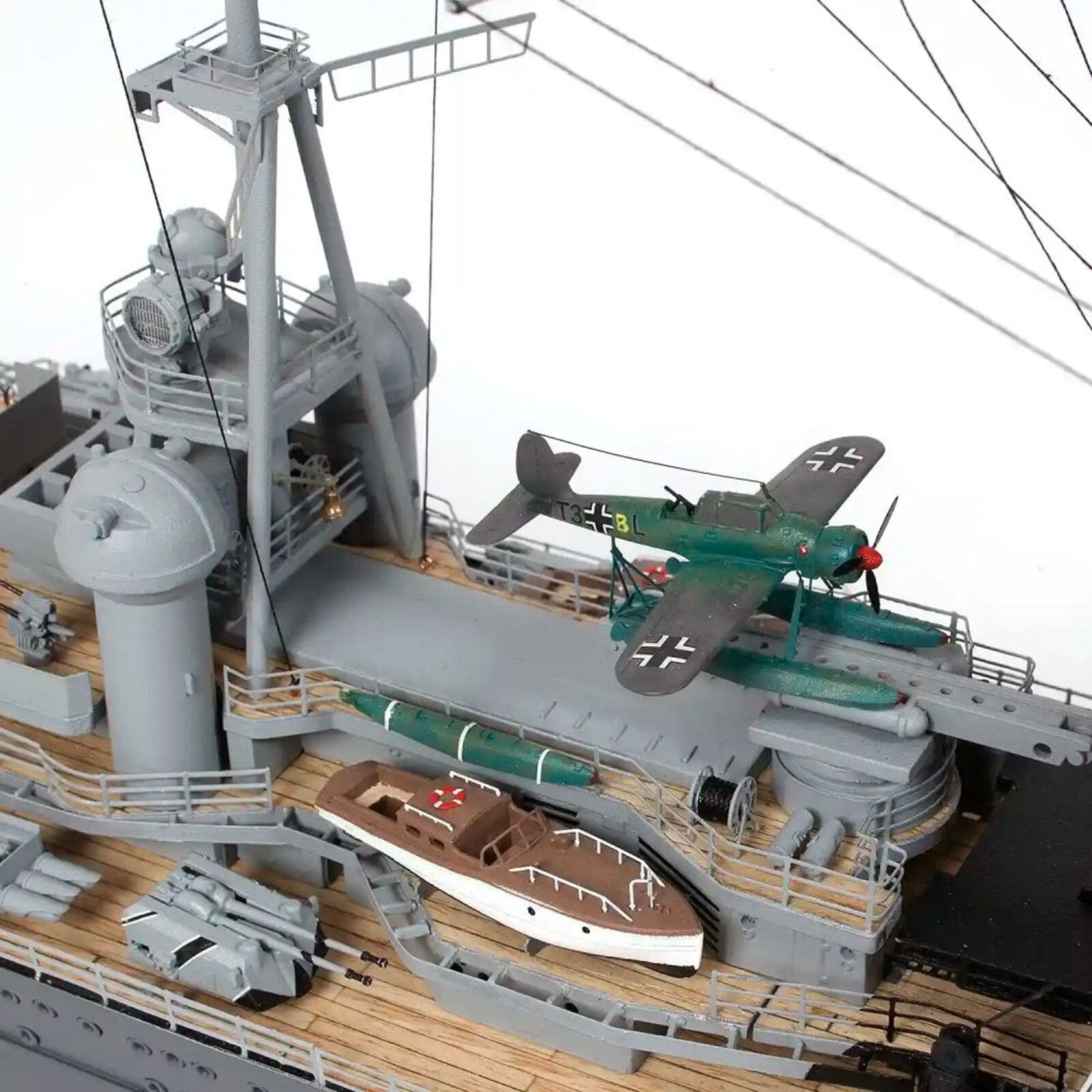 Prinz Eugen Schlachtschiff Standmodellbausatz 1_200 - Modellzubehoer
