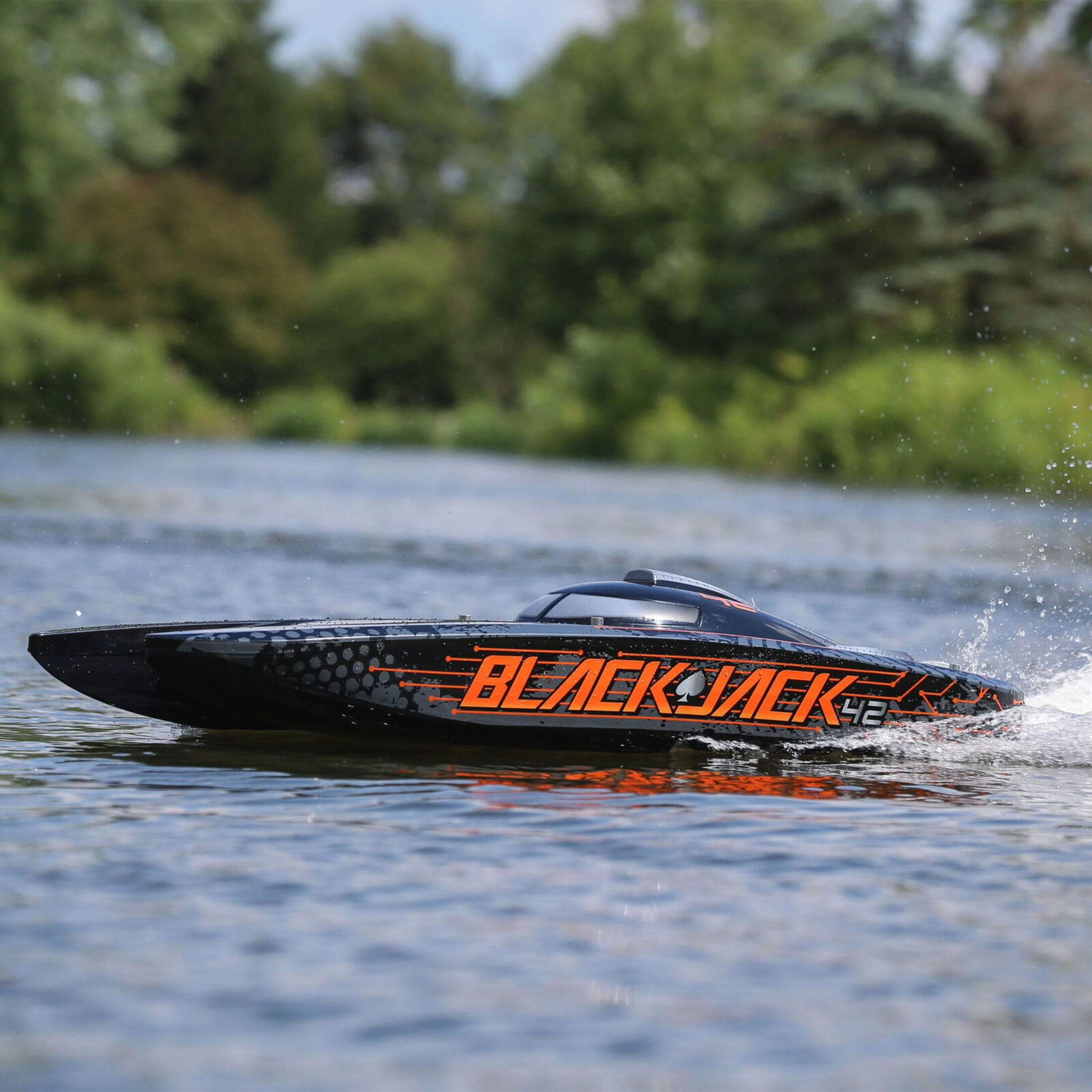 Pro Boat Blackjack 42 8S Katamaran mit Spektrum Motor Schwarz