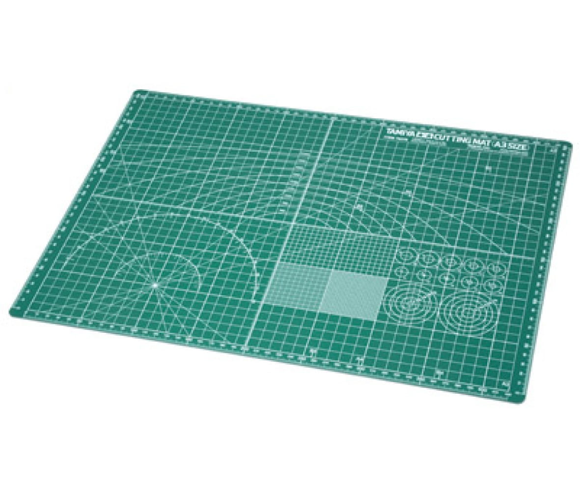 Tamiya Schneidunterlage A3 450x320mm – Mit Massstabmarkierungen fuer Modellbau