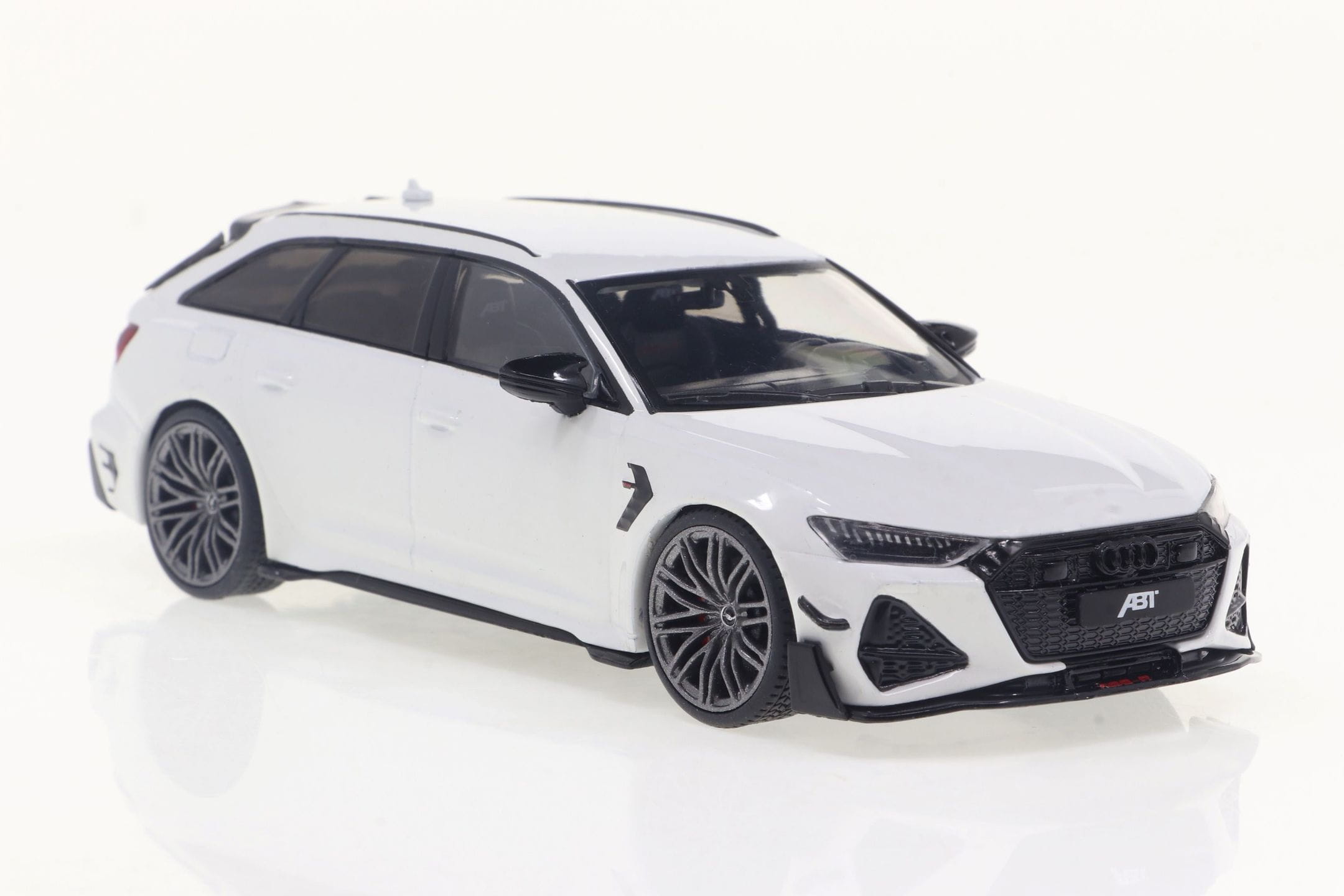 Solido 1_43 ABT RS6 R 2021 in Ibisweiss Modellauto aus Die-Cast Metall
