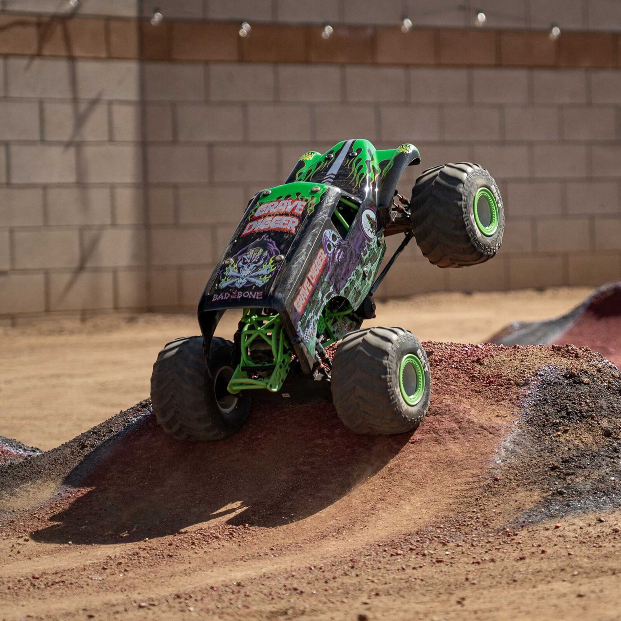 Losi LMT 2.0 Grave Digger 1_8 Brushless Monster Truck RTR_