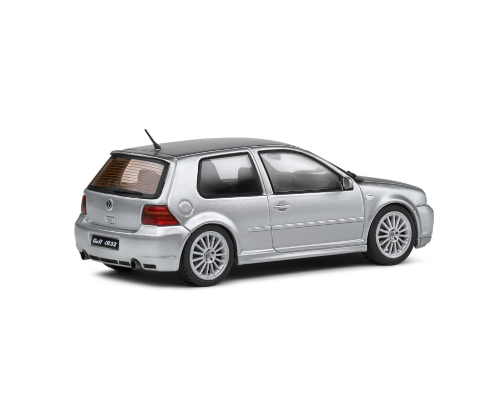 Solido 1_43 VW Golf R32 2003 silb Modellauto - RC-Zubehoer
