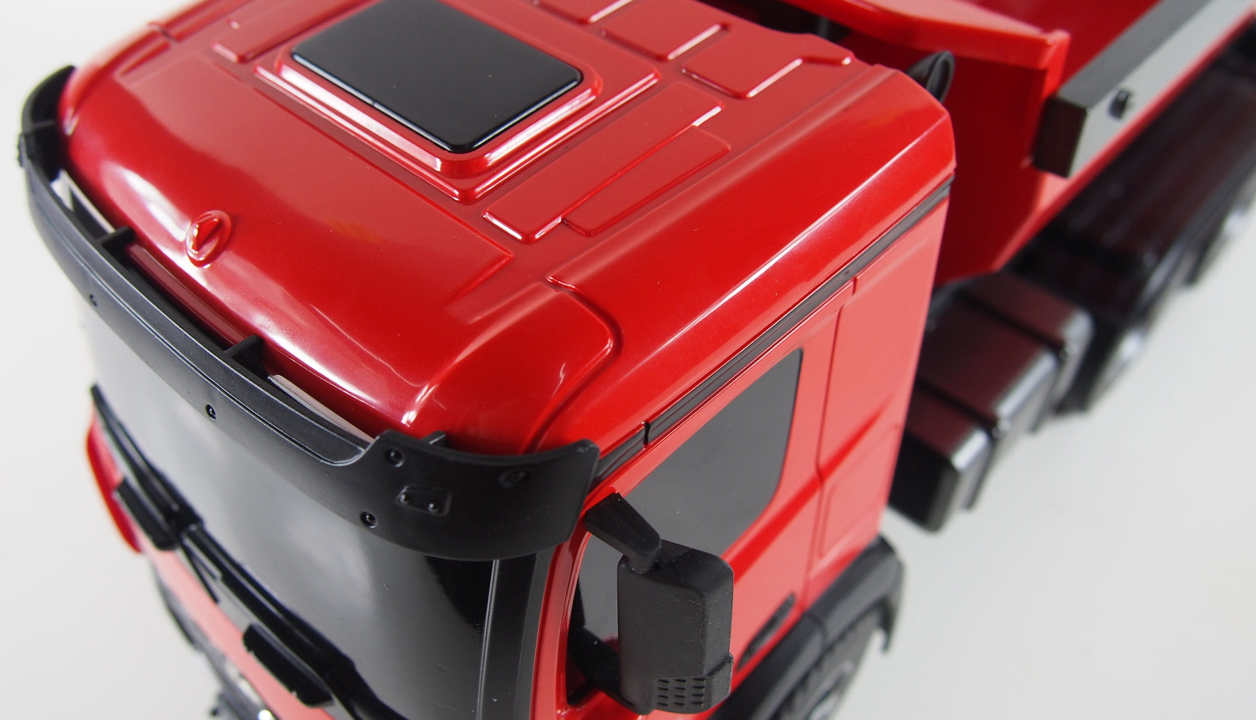 Amewi Mercedes-Benz Arocs LKW Kipper 2,4GHz RTR 1:18 rot