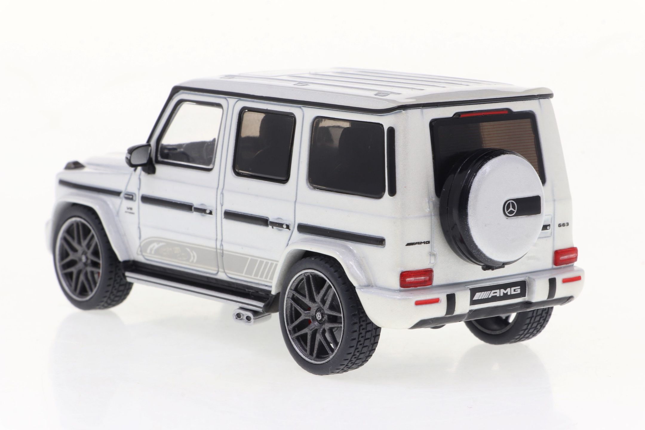 Solido 1_43 Mercedes AMG G63 2022 Modellauto in Diamantweiss