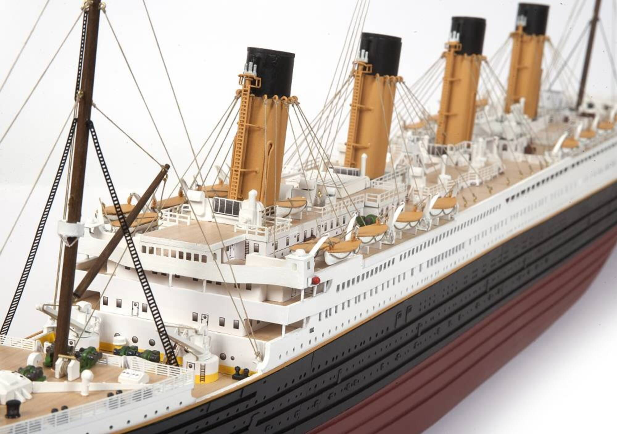 OcCre Titanic Standmodellbausatz 1_300_
