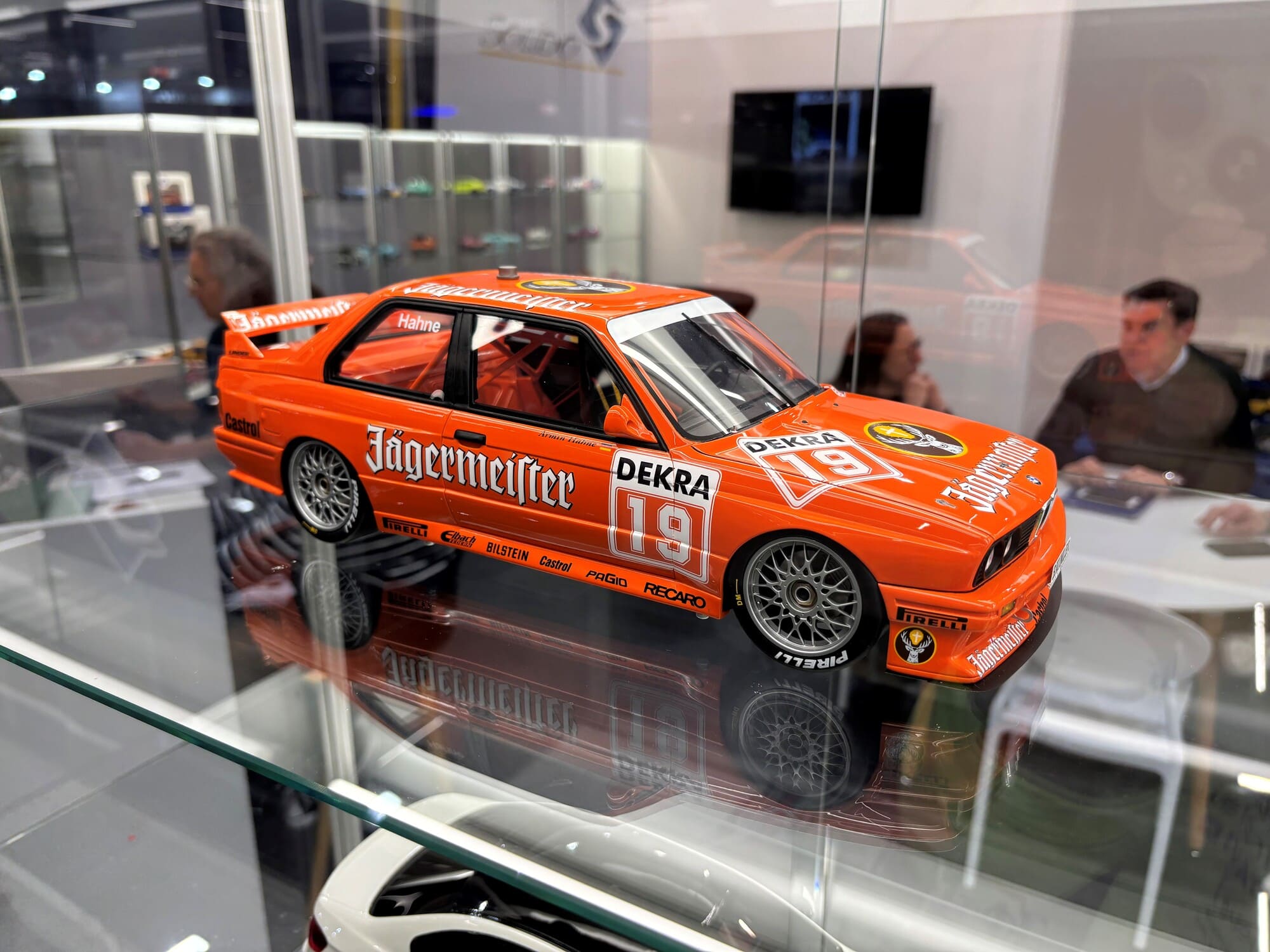 Tamiya BMW M3 E30 Jaegermeister Karosserie 1_10 unlackiert mit Spoiler
