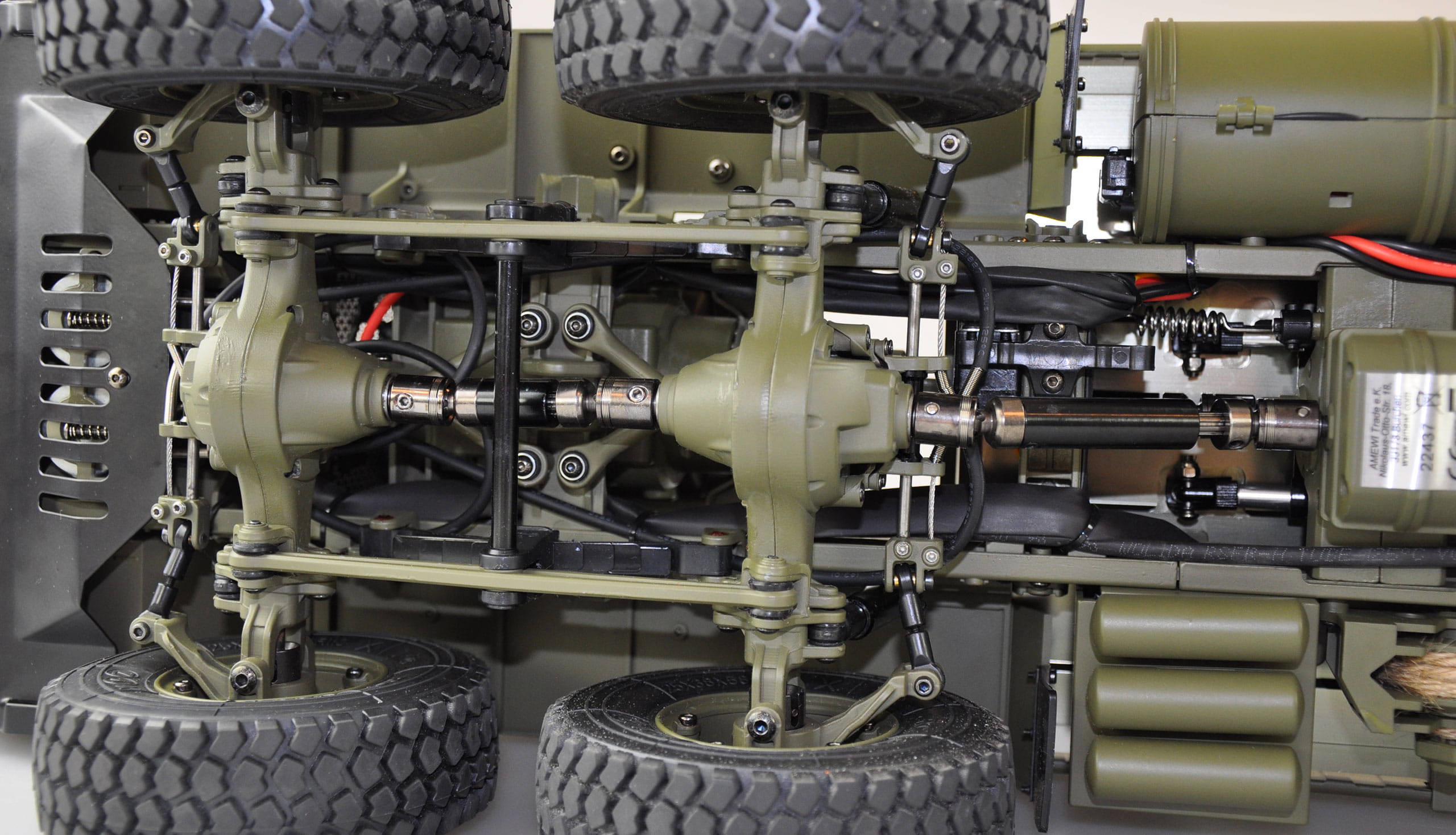 Amewi U.S. Militär Truck 8x8 Kipper 1:12 military grün