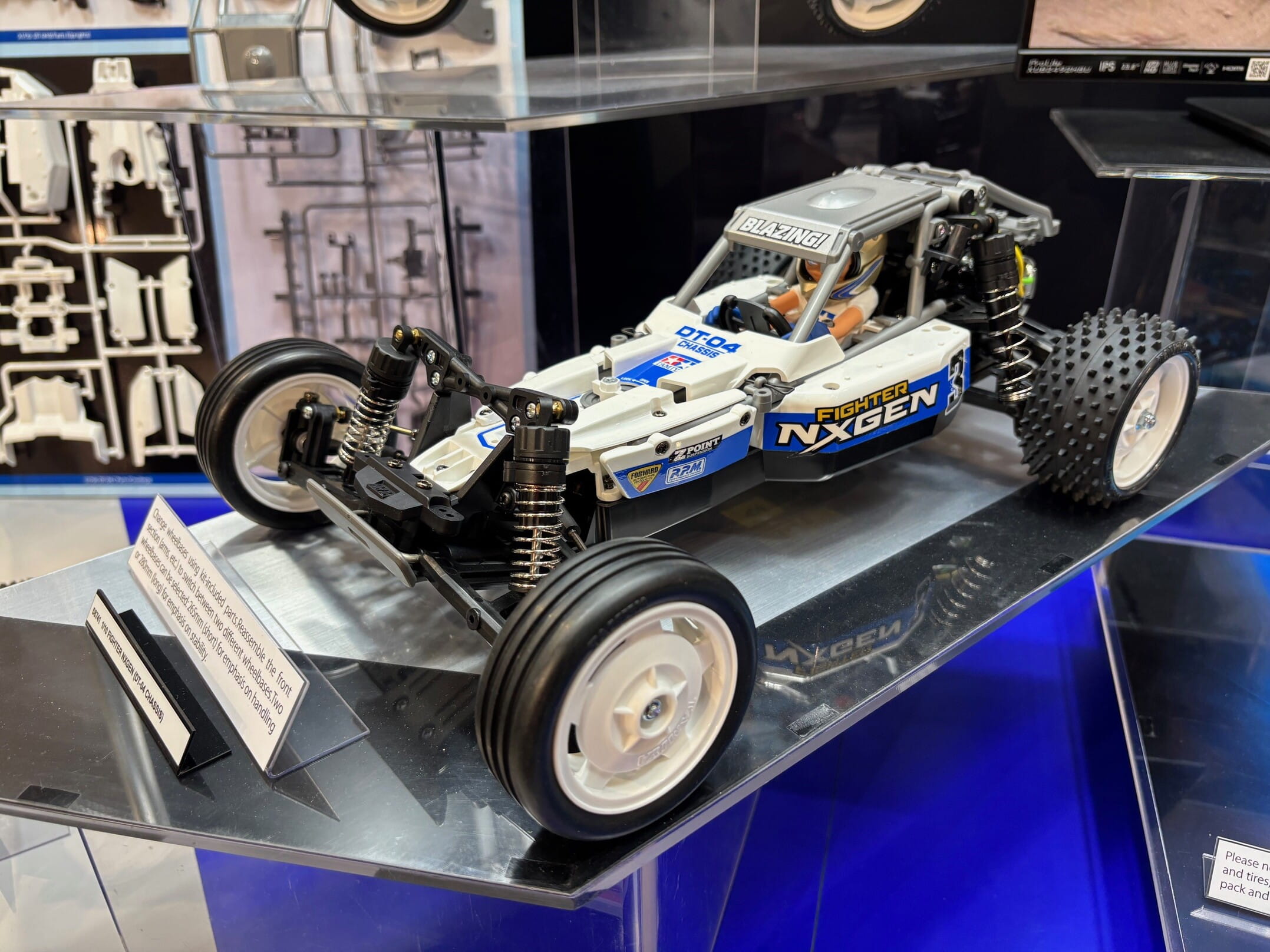 Tamiya DT-04 NXGEN Fighter Buggy 1_10 Bausatz Set mit Akku Ladegeraet und Fernsteuerung - RC-Zubehoer