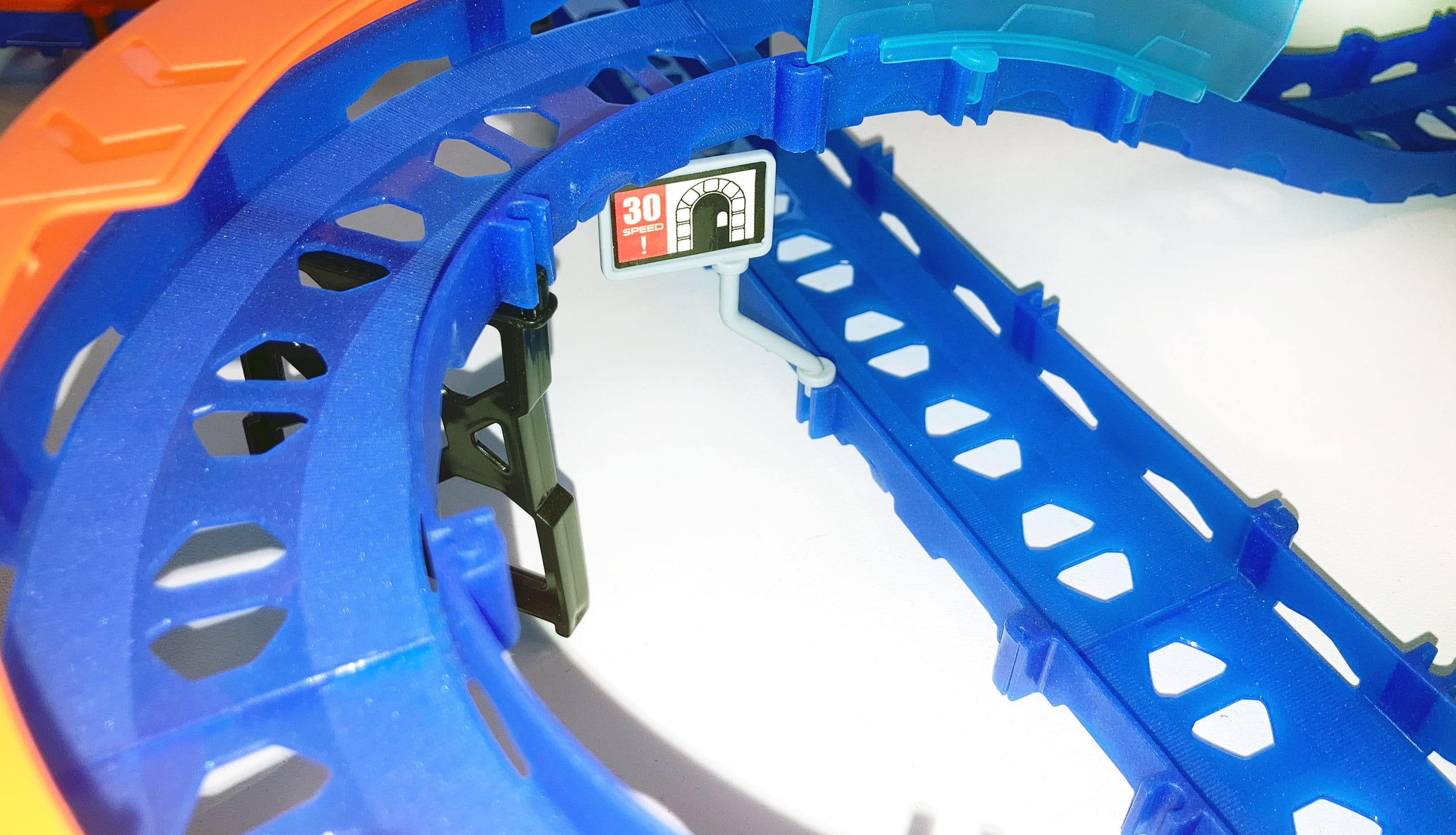Amewi RC Magic Traxx Glow 50-teilig mit Rennfahrzeug