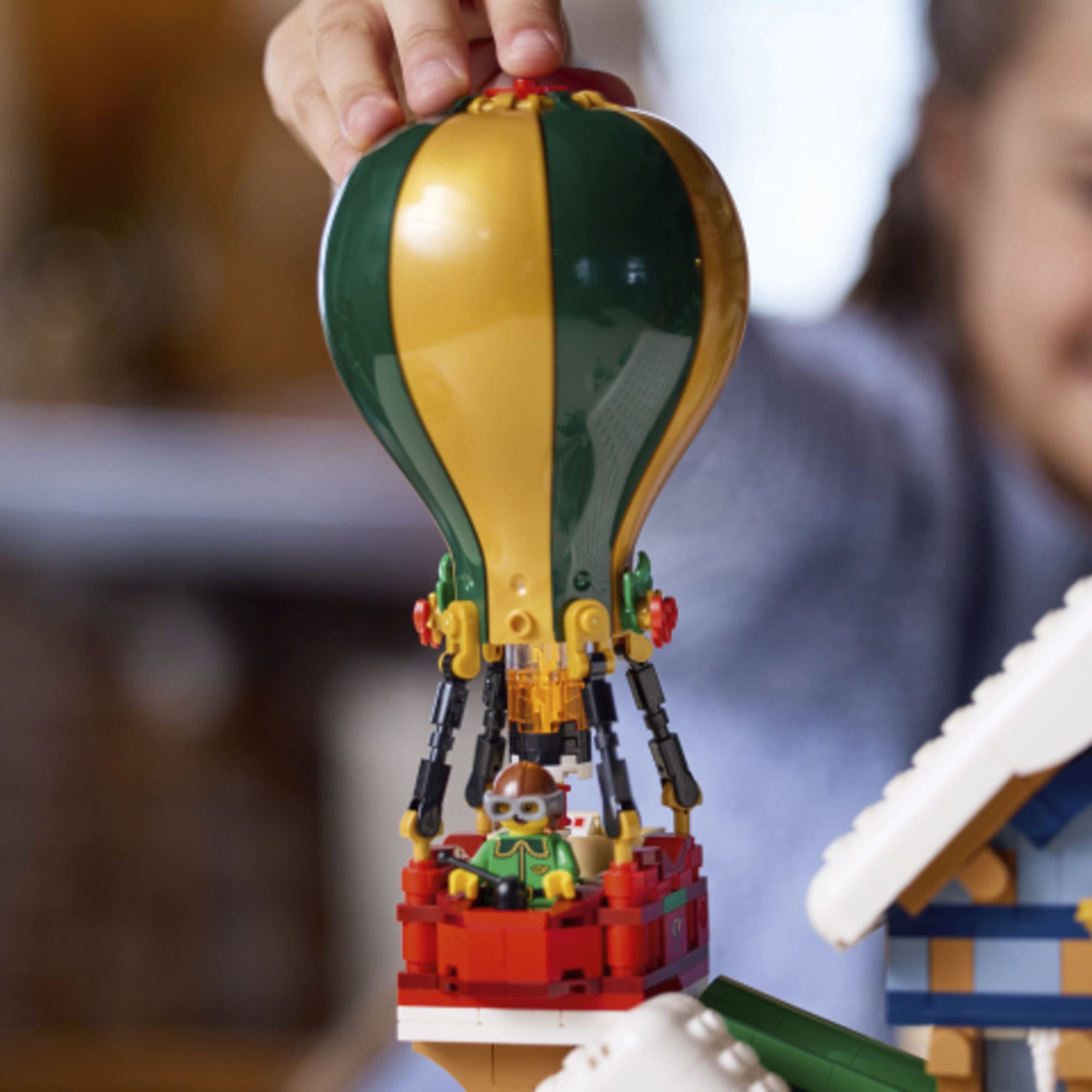 LEGO Icons 10339 Postamt des Weihnachtsmanns Winter-Set