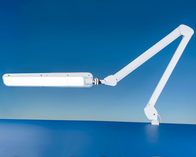 Slimline LED-Arbeitsplatzleuchte dimmbar mit flexiblen Gelenken und Energieeffizienz