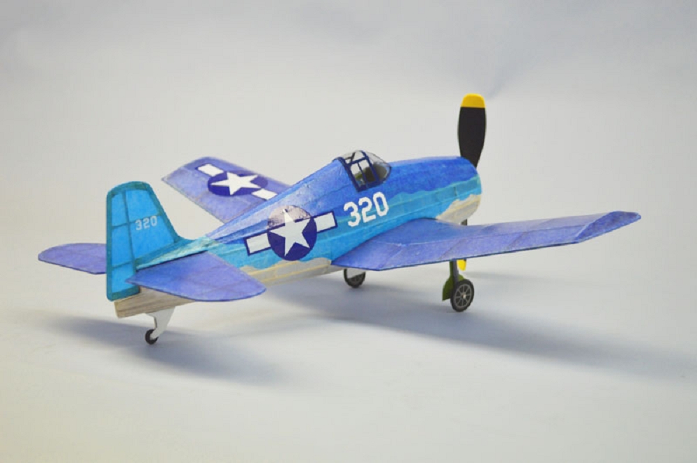 Dumas Aircraft F6F Hellcat Balsabausatz