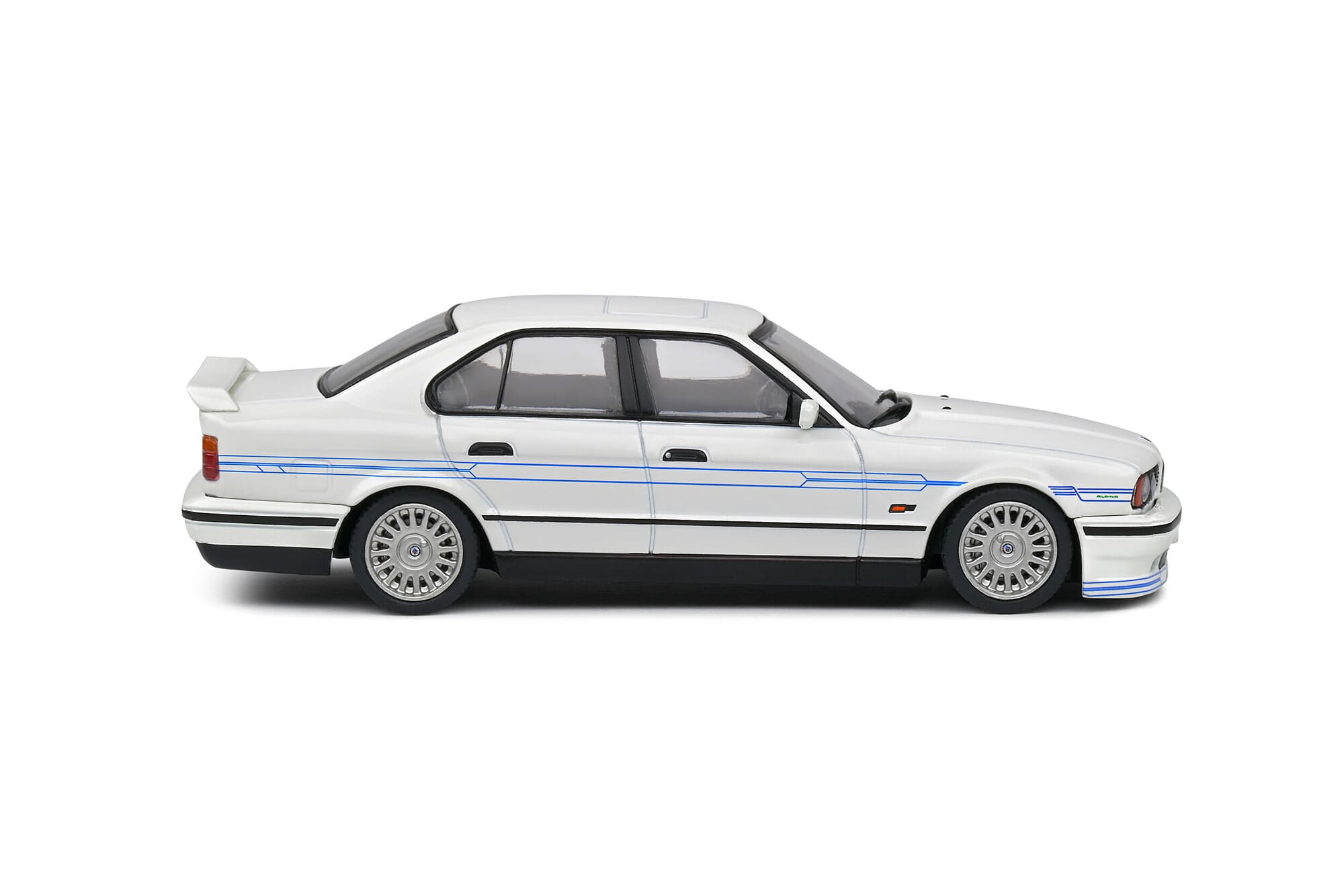 Solido Alpina B10 E34 1994 Weiss Standmodellauto im Massstab 1_43