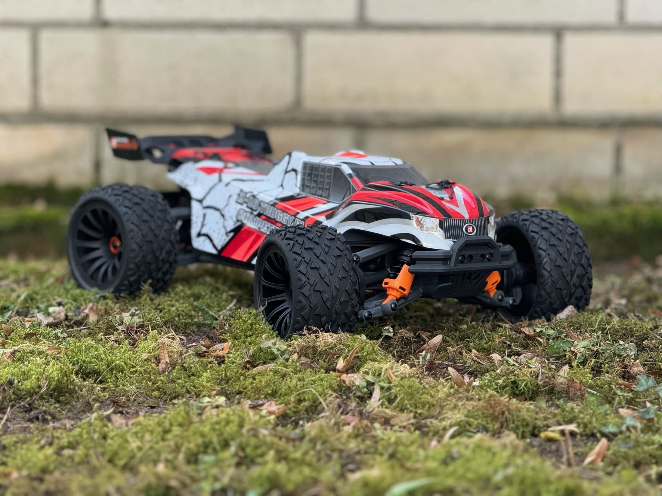 DF Models Z-10 Truggy Brushless 1_10XL RC Competition