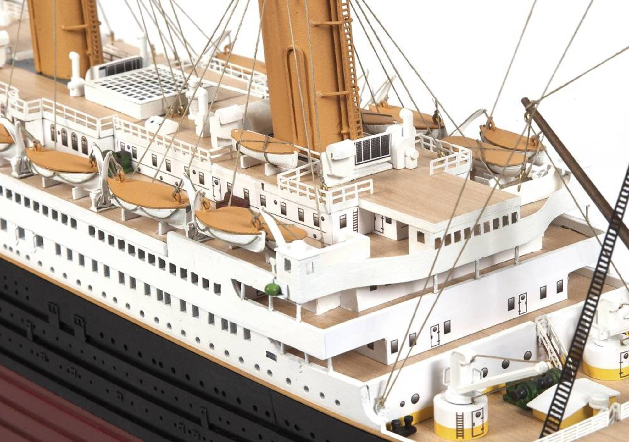 OcCre Titanic Standmodellbausatz 1_300_