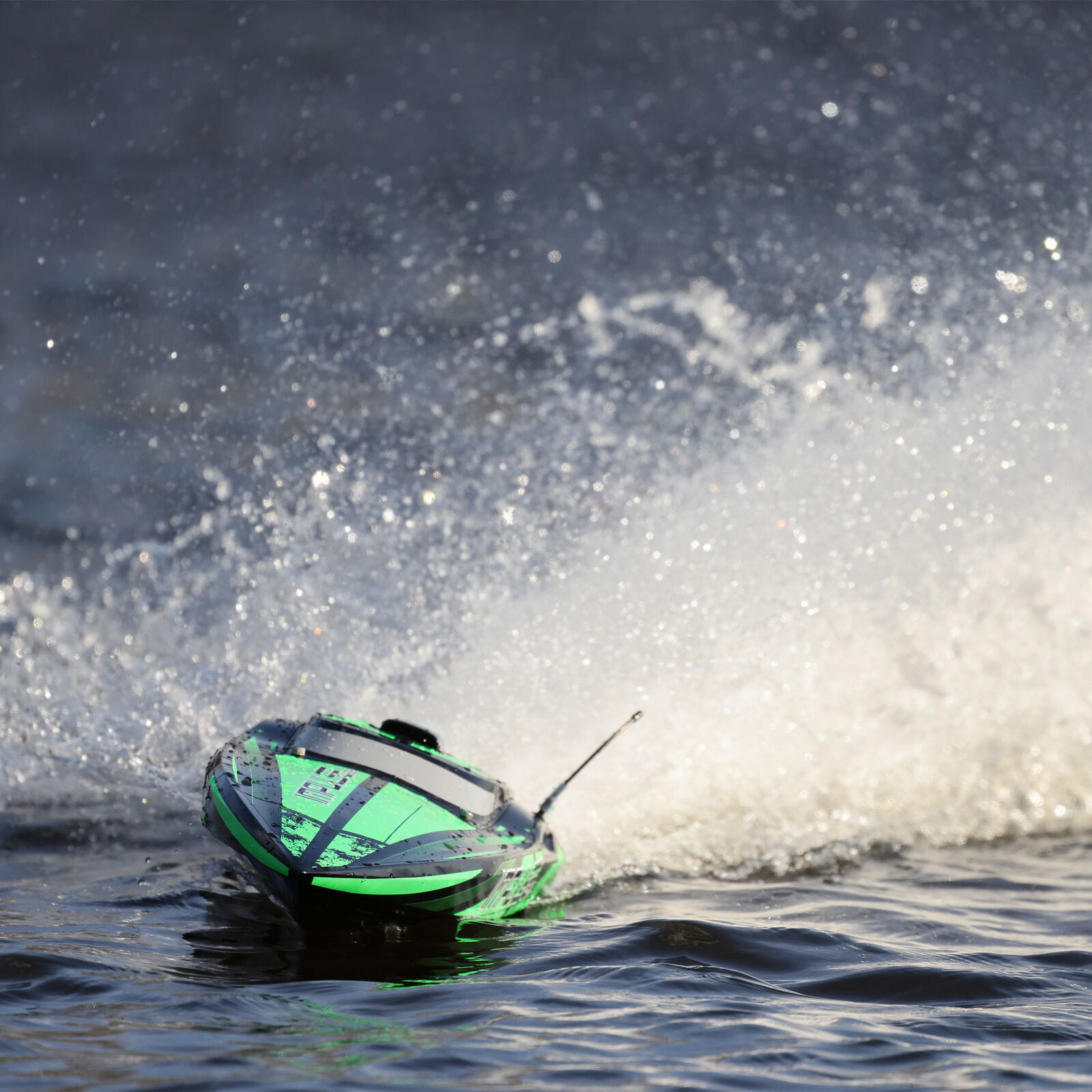 Pro Boat Impulse 32 RC Brushless Boot Smart RTR gruen