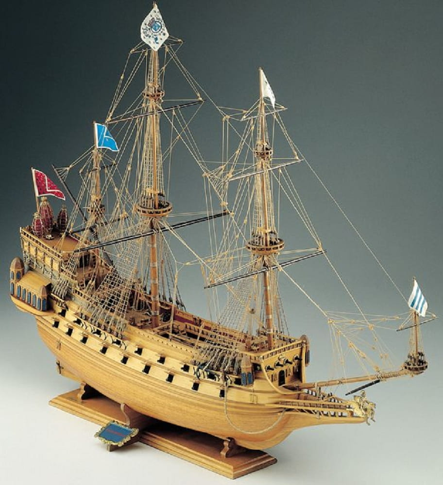 Corel Segelschiff La Couronne 1:100 Holz Baukasten