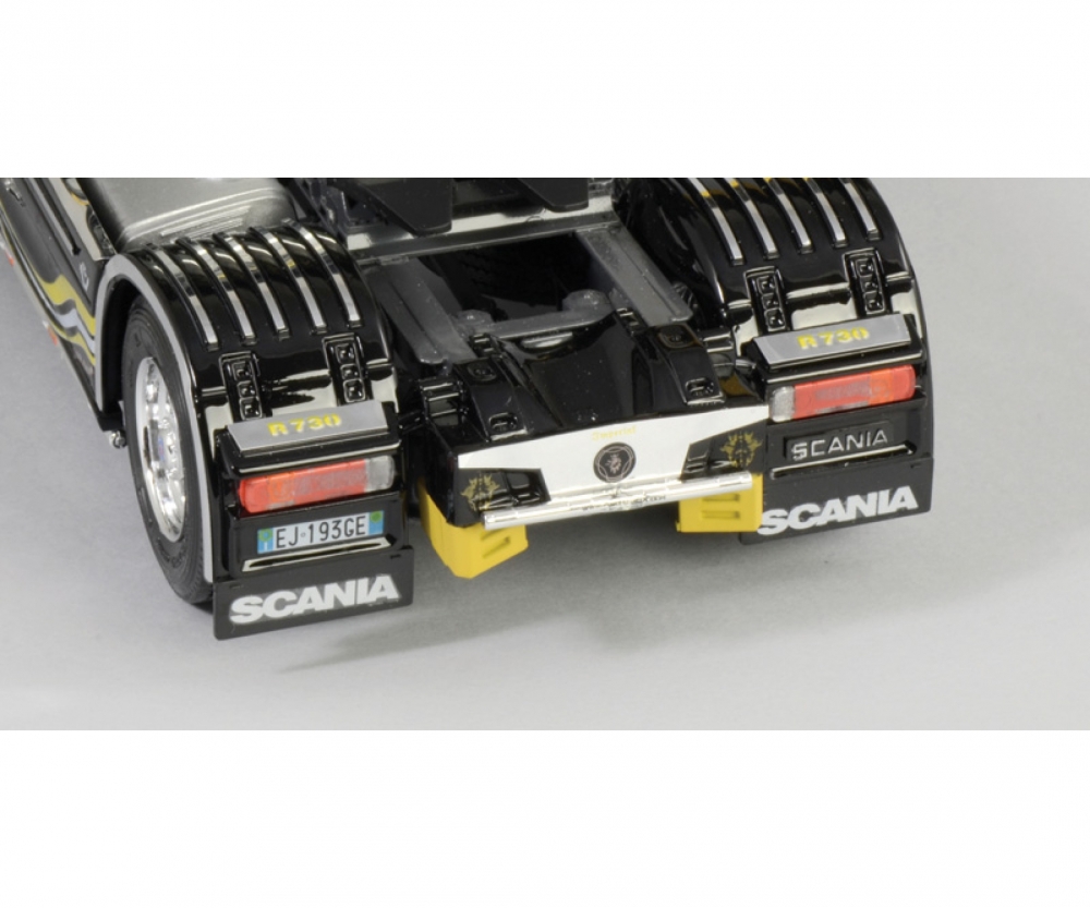 Italeri 1_24 Scania R730 V8 Topline Imperial Modellbausatz mit Dekor