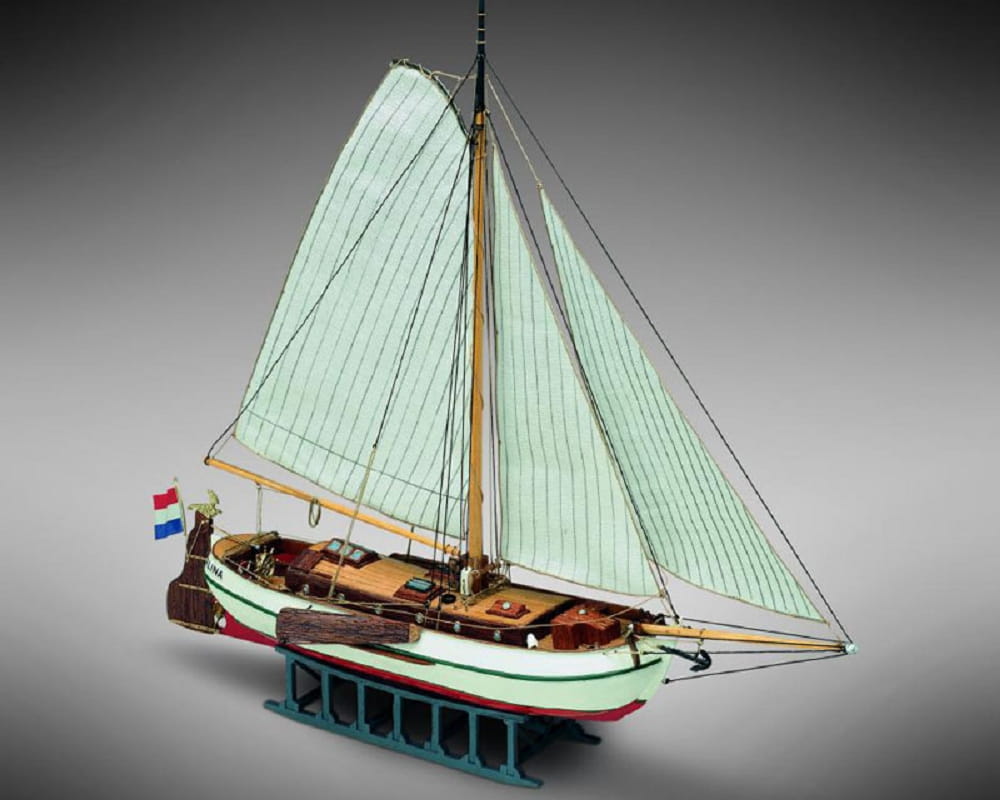 Mini Mamoli Schiff Catalina 1:64 Holz Bausatz