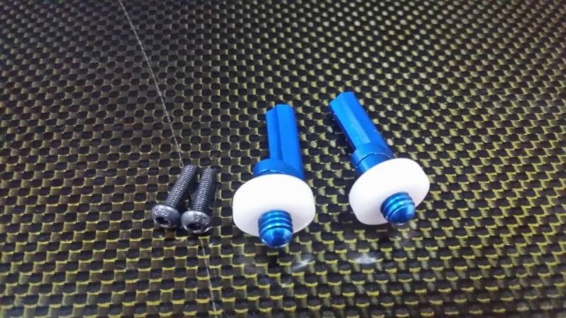 GPM Alu Akkuhalter mit Kuehlkoerper blau fuer Tamiya TT02 - RC-Zubehoer