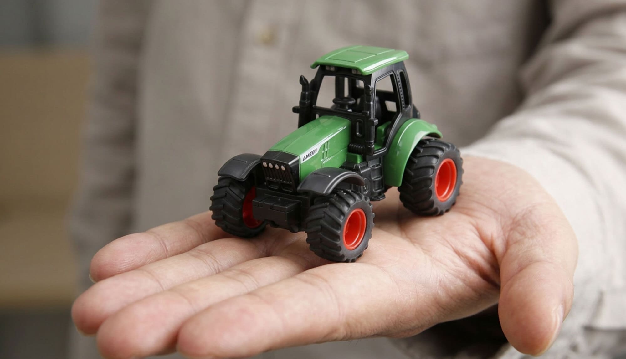 Amewi RC Traktor aus Metall 1_64 mit Tankanhaenger Gruen