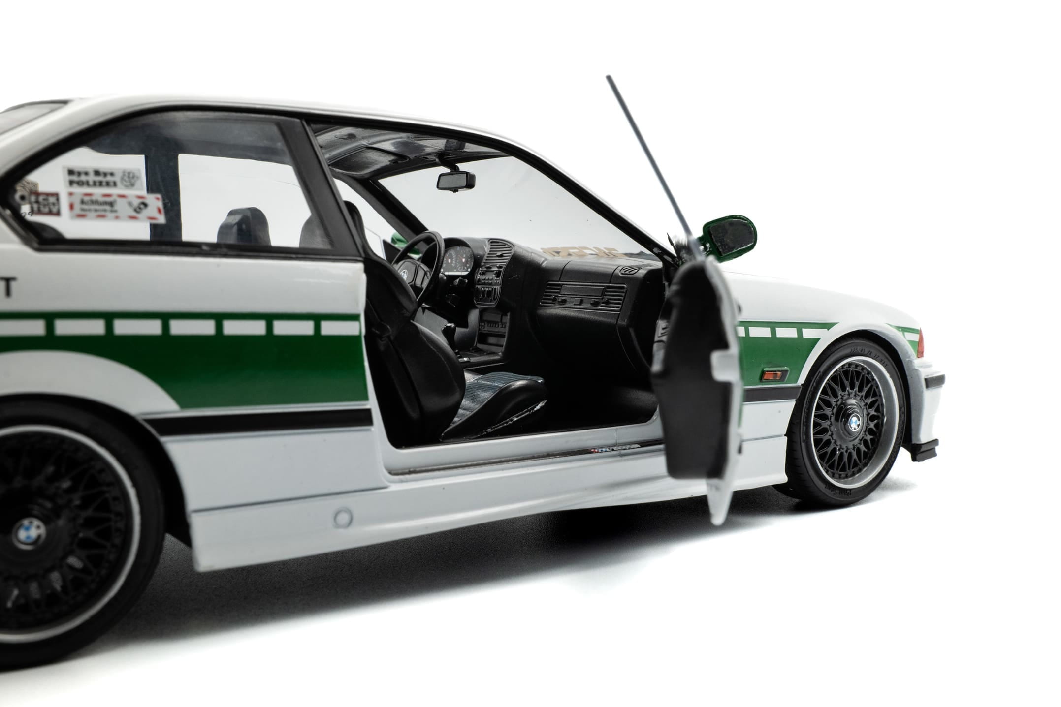 BMW E36 M3 Polizei 1_18 Modellauto - Detailgetreue Nachbildung
