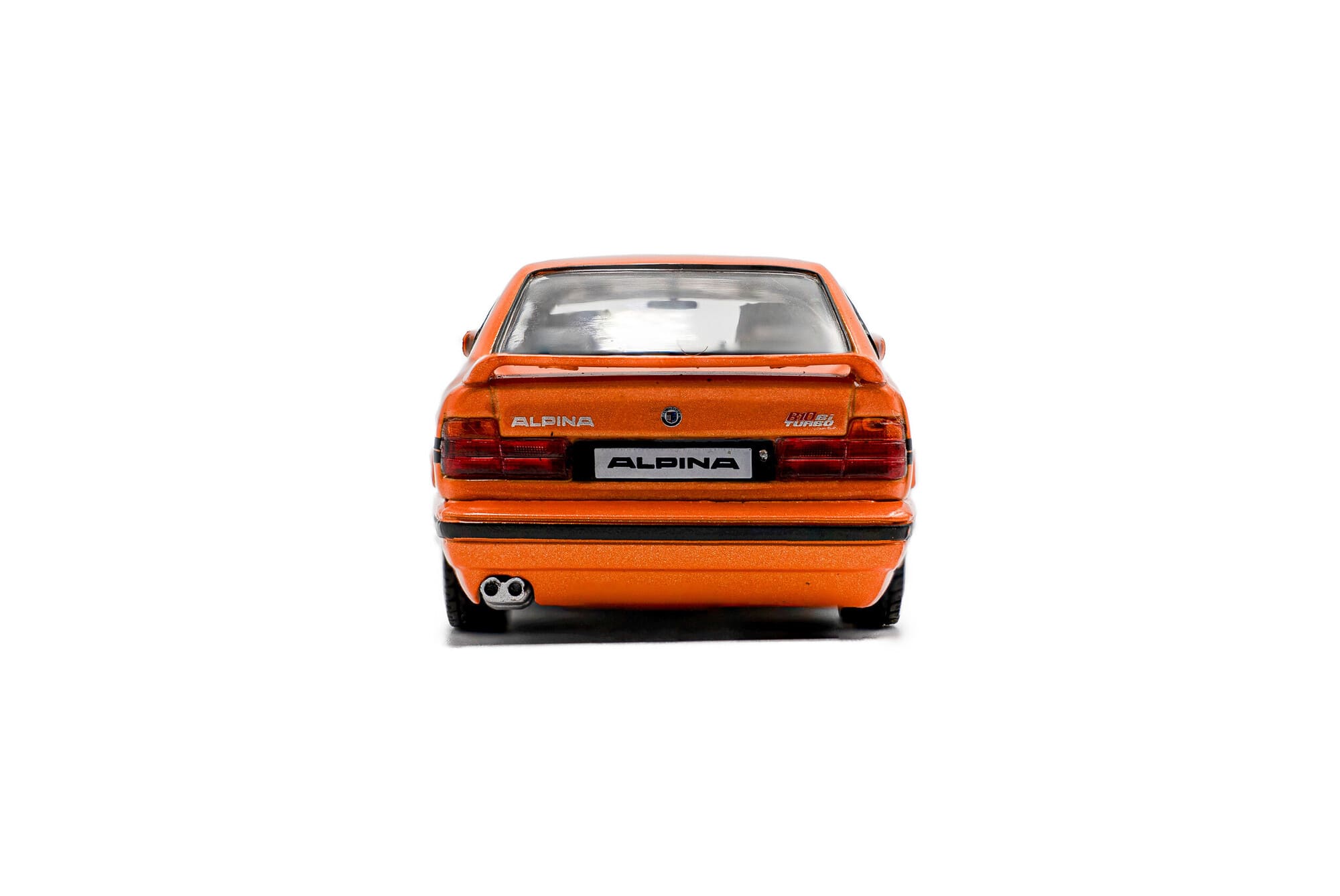 Solido Alpina B10 Biturbo E34 Orange Standmodellauto im Massstab 1_43