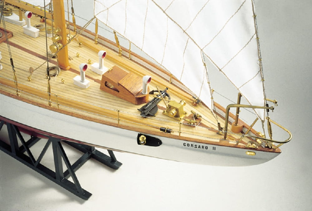 corsaro ii modellbausatz 1 24 bausatz Corsaro II Modellbausatz im Massstab 1_24 mit Messingbeschlaegen und Segeltuch