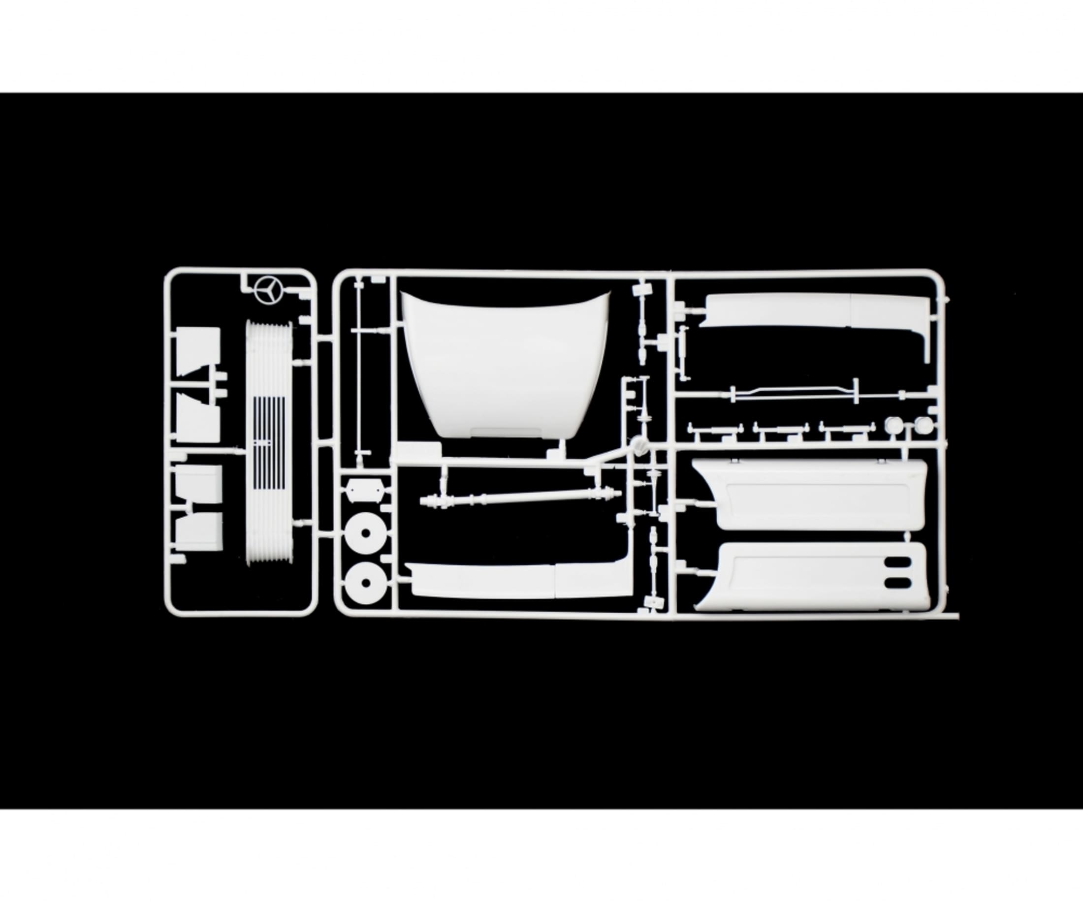 Italeri 1_24 Mercedes Benz SK Eurocab 6x4 Plastik Modellbausatz - RC-Zubehoer