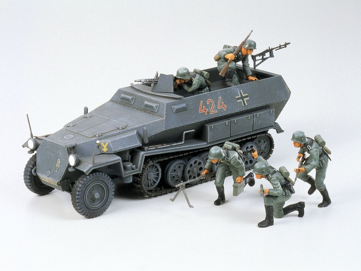 Tamiya WWII Sdkfz.251/1 Halbkettenfahrzeug Hanomag 1:35 Plastik Modellbau Militär Bausatz