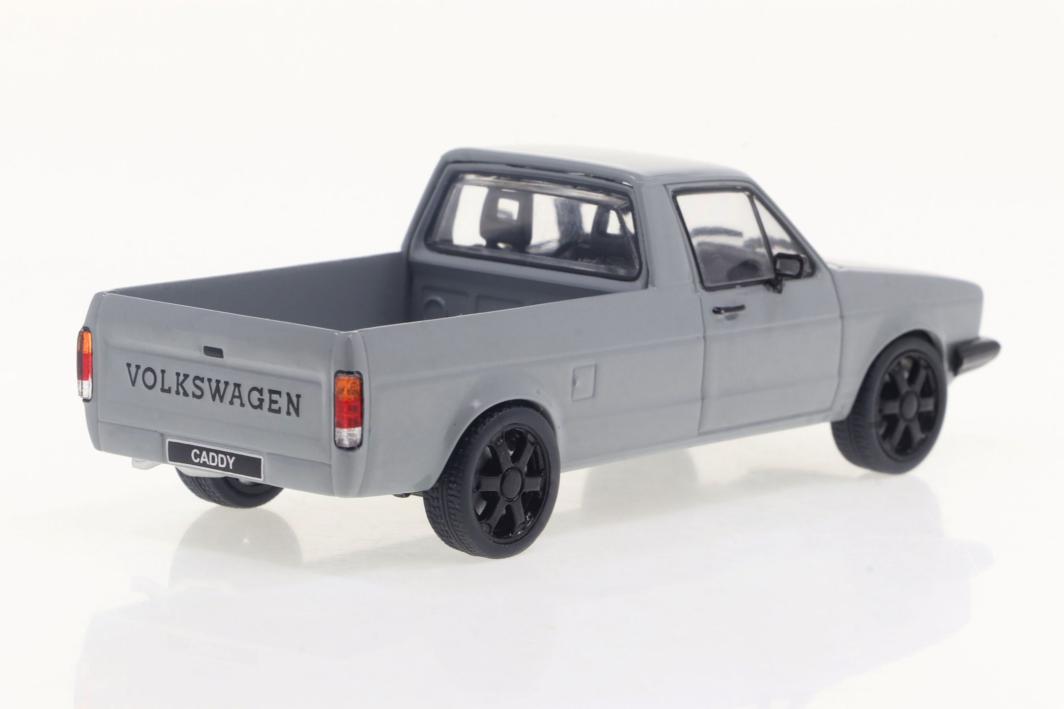 solido-1-43-volkswagen-caddy-mki-1982-grau