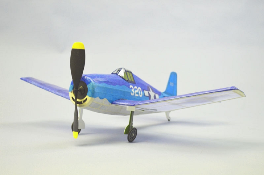 Dumas Aircraft F6F Hellcat Balsabausatz