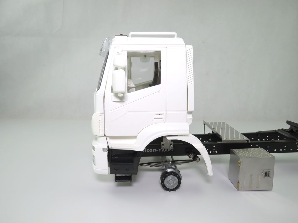 ScaleClub 1_14 Stralis X-Way Fahrerhaus Bausatz unlackiert - RC-Zubehoer