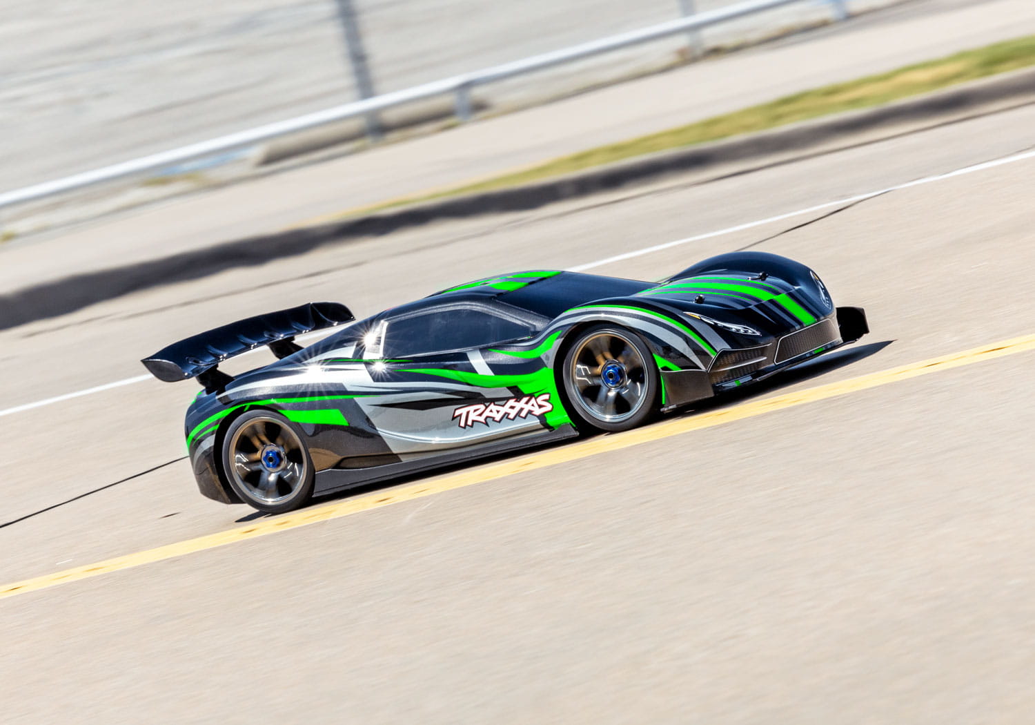 Traxxas XO-1 Supercar 1_7 RTR Gruen mit Brushless Antrieb